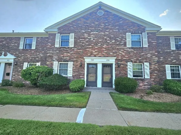 2003 Windsor Dr #2003, Framingham, MA 01701