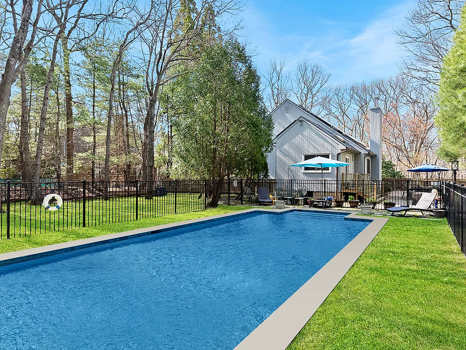102 Sycamore Dr