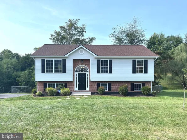 48 Nutmeg Ct, Bunker Hill, WV 25413