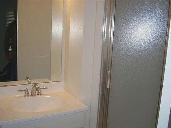 5th image of 526 Carol Ct