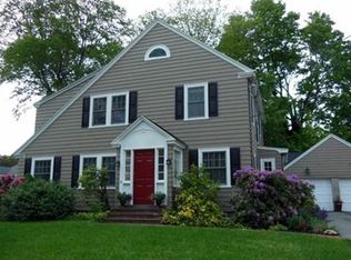 9 Fitchdale Ave, Bedford, MA 01730