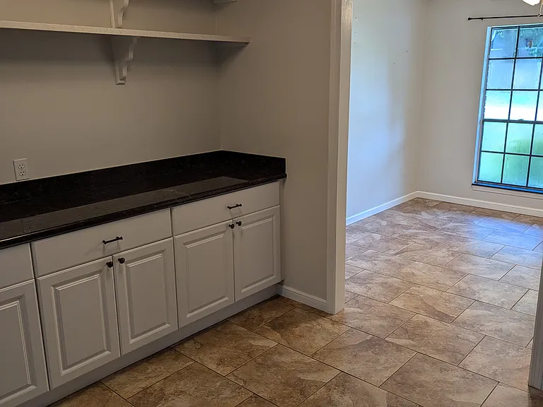 7935 Dartmoor Dr — Photo 17