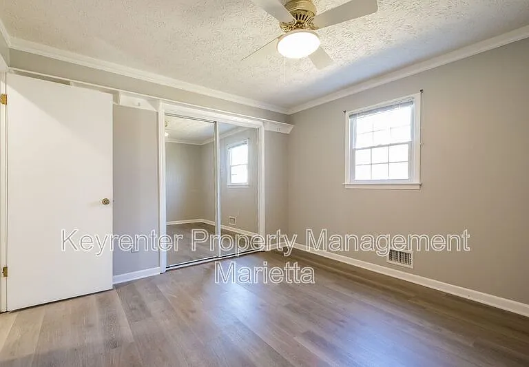 480 Debra Dr — Photo 17