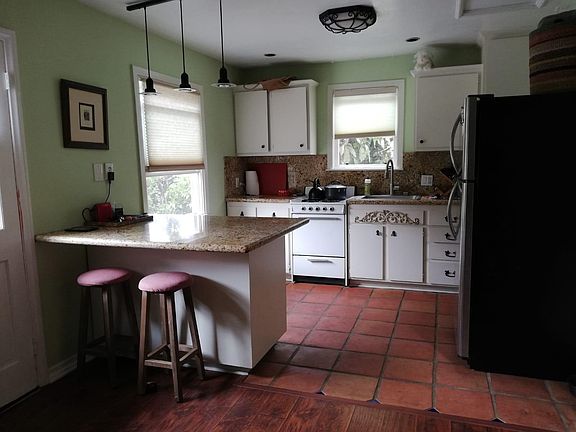 4th image of 61 S Crimea St