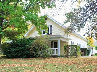 9 E Cedar St, Ashmore, IL 61912