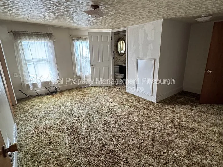 2812 Edwards Way — Photo 10