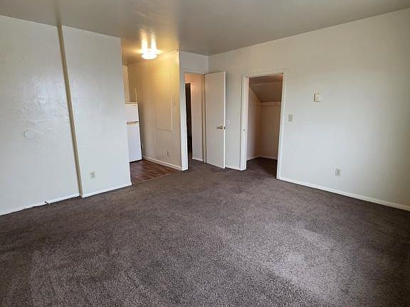 5th image of 1018 N Washington St APT 3