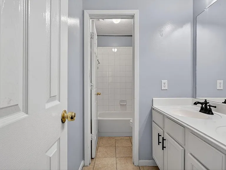 6706 Portlick Dr — Photo 8