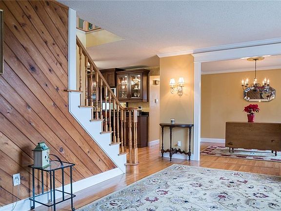 2nd image of 138 Tanglewood Dr