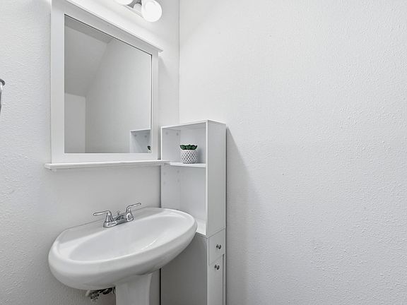 4th image of 1504 Allen Rd APT C