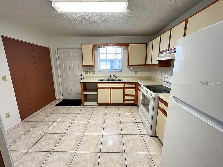 5601 Avenue H #2 — Photo 7