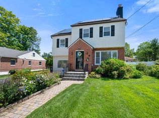 82 Linden Ave, Pelham, NY 10803