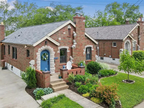 1105 N And South Rd, Saint Louis, MO 63130