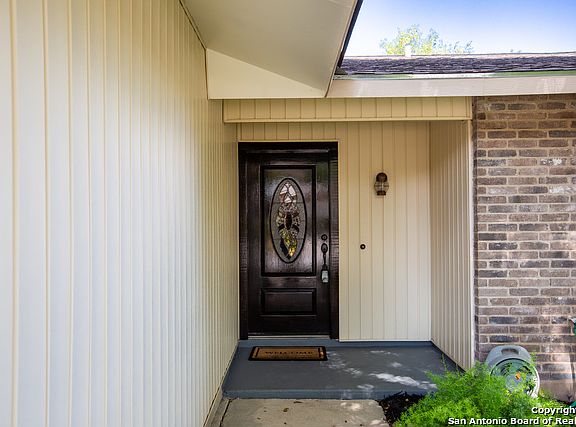 4th image of 2315 Oriley St