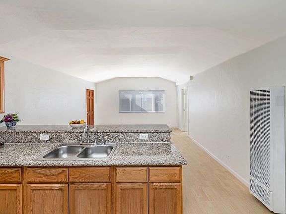 3rd image of 1408 Rose Ave #D