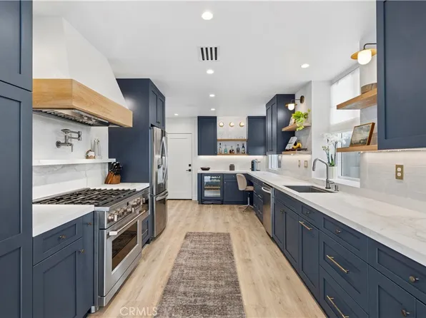 132 23rd St, Costa Mesa, CA 92627