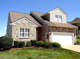 319 Cobblestone Dr, Mayfield, OH 44143