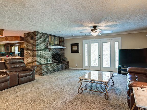 5th image of 129 Shady Oak Dr