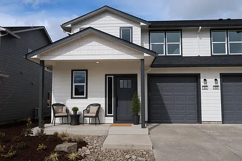 Seven Oaks Luxury Duplexes Photo 1