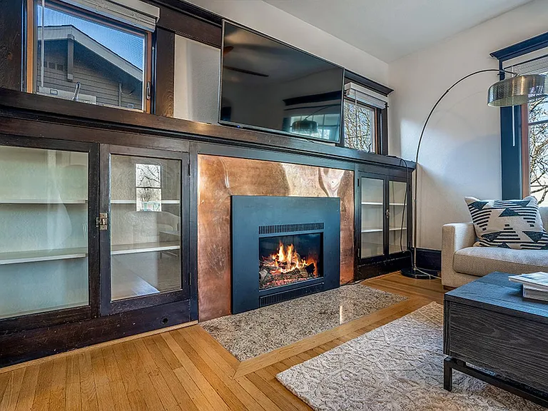1936 SE Insley St — Photo 3