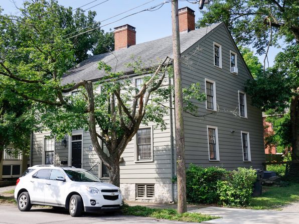 112 Constitution St