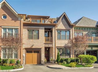 21 Rivers Edge Dr, Tarrytown, NY 10591