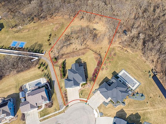 3rd image of 2482 Fieldstone Rd SW