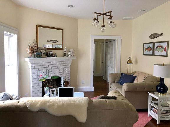 3rd image of 736 Dartmoor St N #1