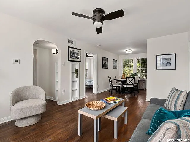 204 E Rosewood Ave #1 — Photo 5