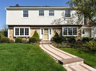 20 Midsummer Dr, Old Bridge, NJ 08857