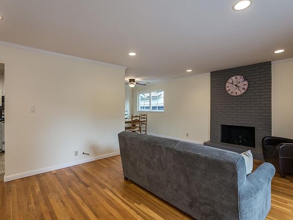 4th image of 3764 Blossomview Dr