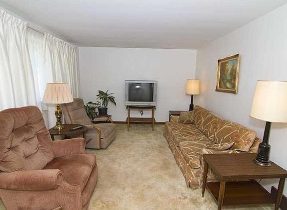 2nd image of 2815 Franklynn Dr