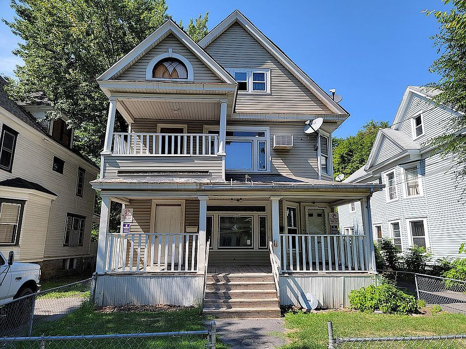 1st image of 324-26 W Kennedy St W