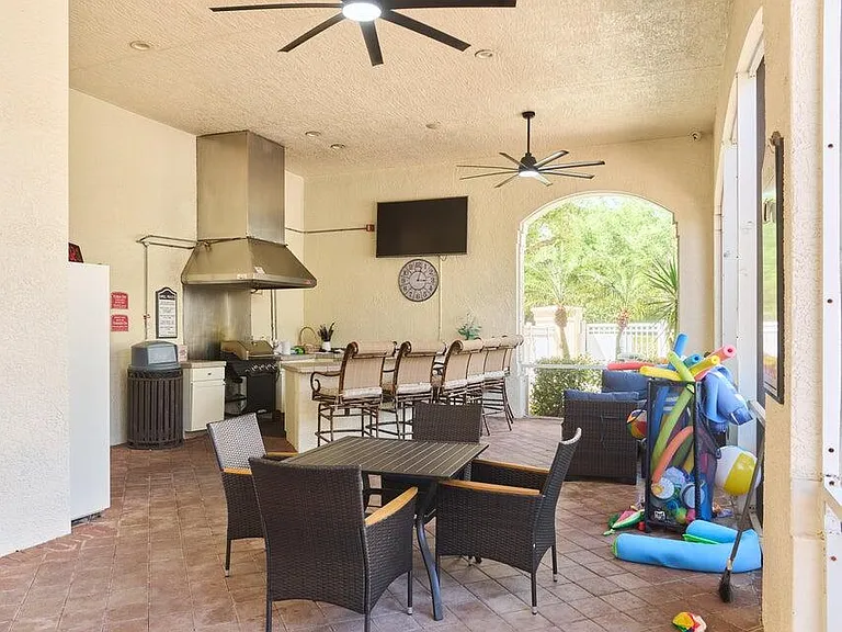 6101 Myrtlewood Cir W — Photo 26