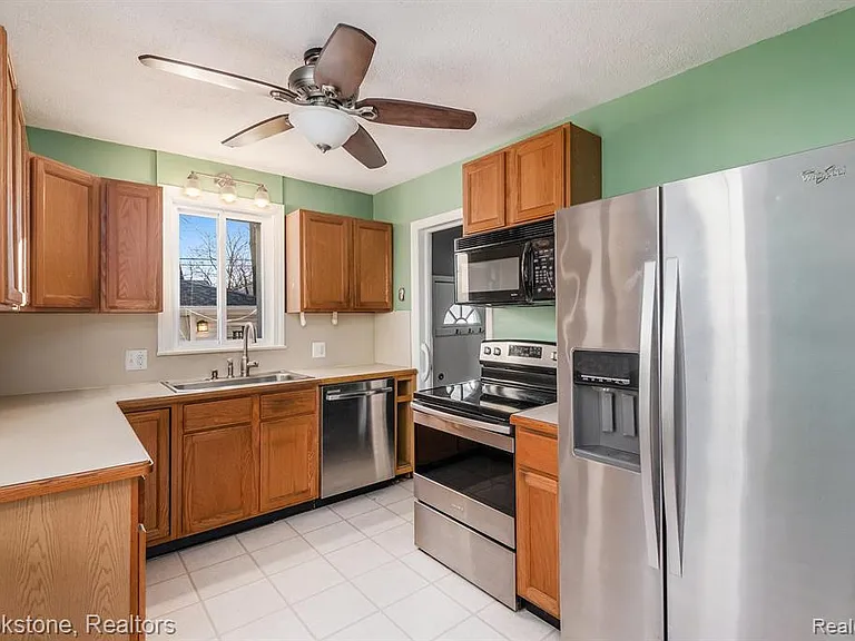 1816 Dallas Ave — Photo 5