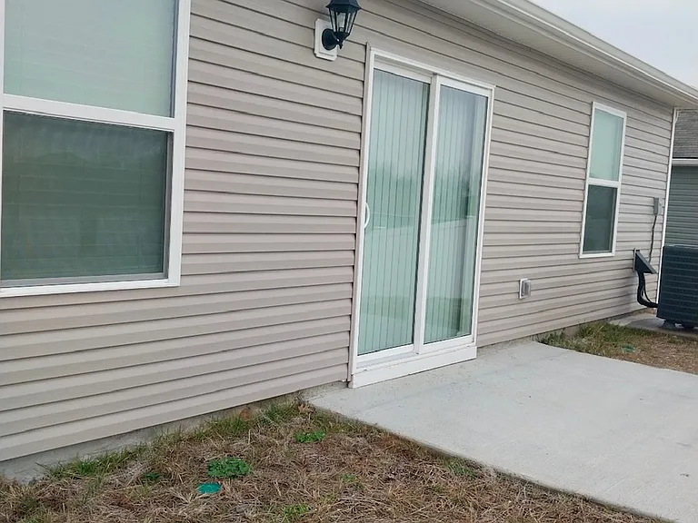 1409 Prescott Ln — Photo 17