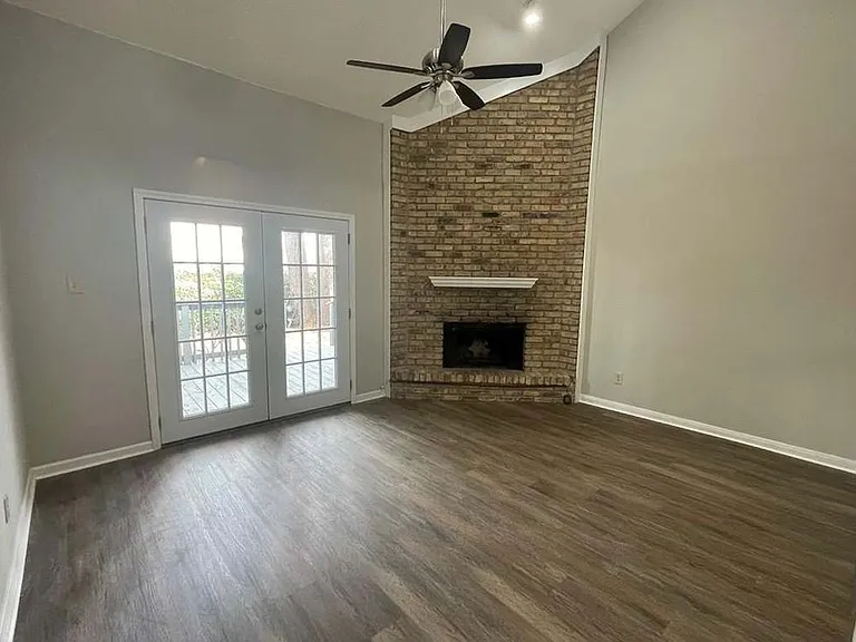 18 Jacqueline Ct — Photo 3