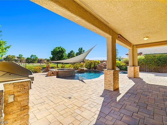 3rd image of 245 Punto Di Vista Dr