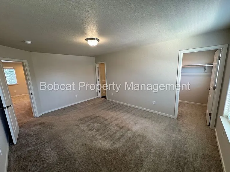 914 Garden Ct — Photo 21