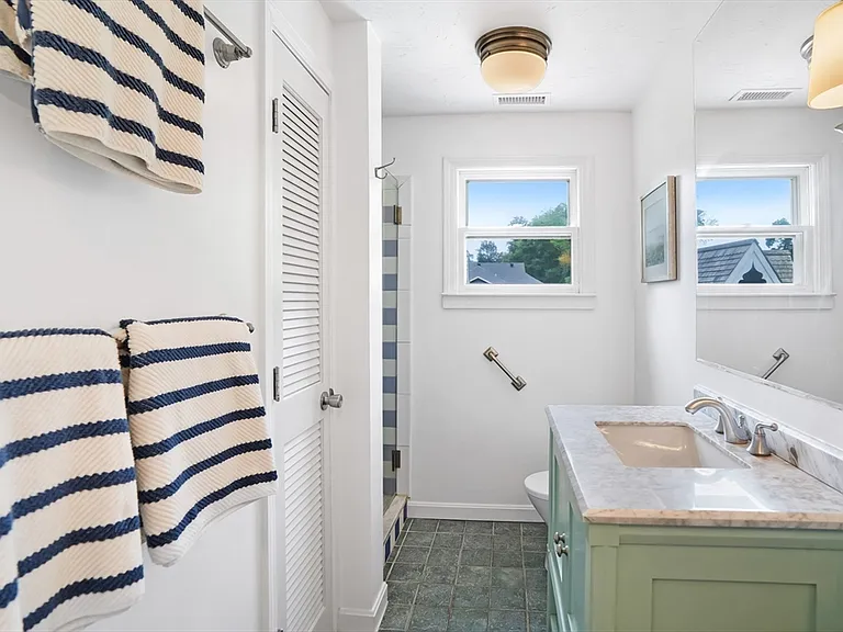 155 Skiff Ave — Photo 18