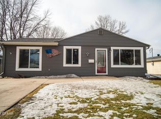 1310 S 19th St, Grand Forks, ND 58201
