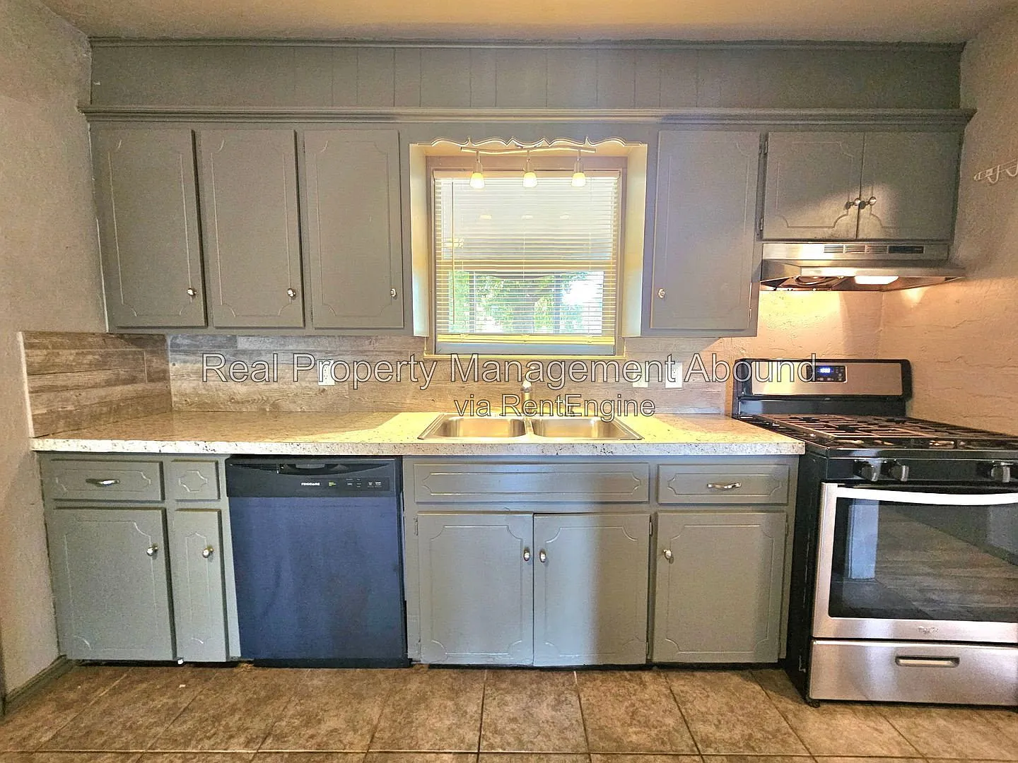 2 bed, 1.0 bath, 850 sqft, $1,200 — Photo 3