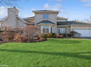 1111 Pine Oaks Cir, Lake Forest, IL 60045