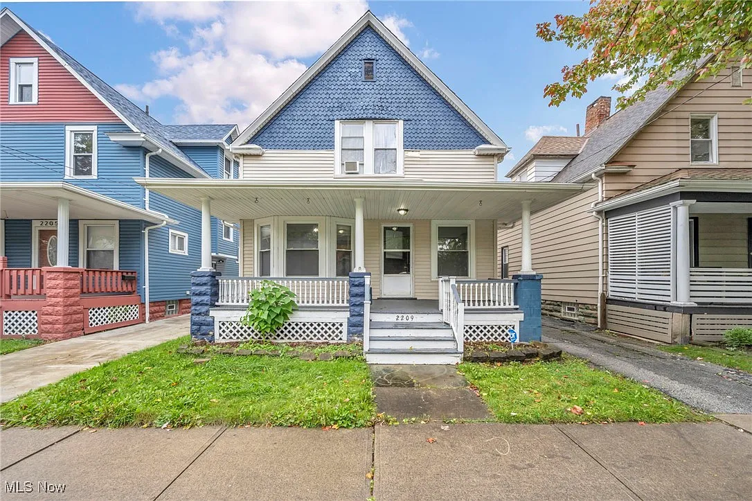 2209 W 85th St photo 1