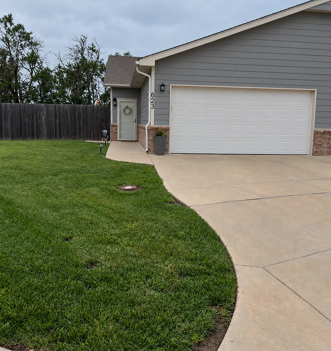 3 bed, 2308 sqft, $1,400 — Photo 1