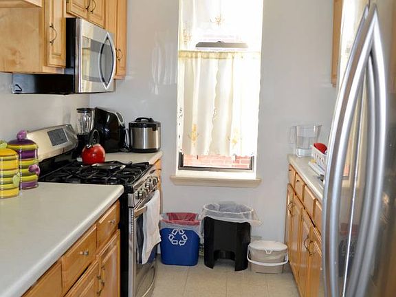 5th image of 162 Herzl St
