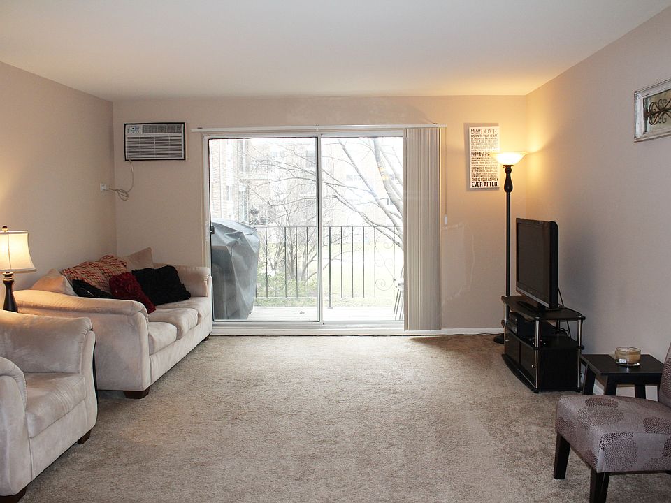 1st image of 9241 Fairway Dr APT 207