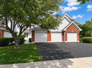 882 Nelli Ct APT 109, Naperville, IL 60563