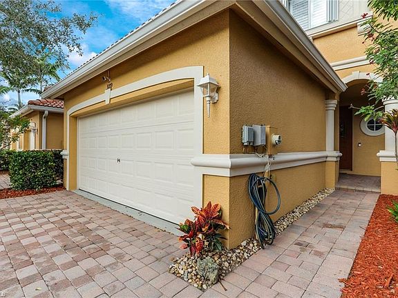 3rd image of 3189 Antica St