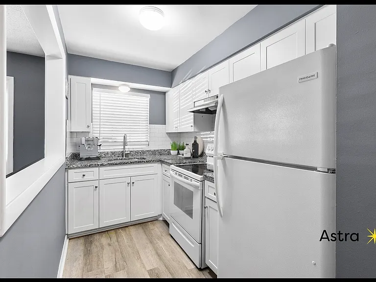 801 60th St N #109 — Photo 3